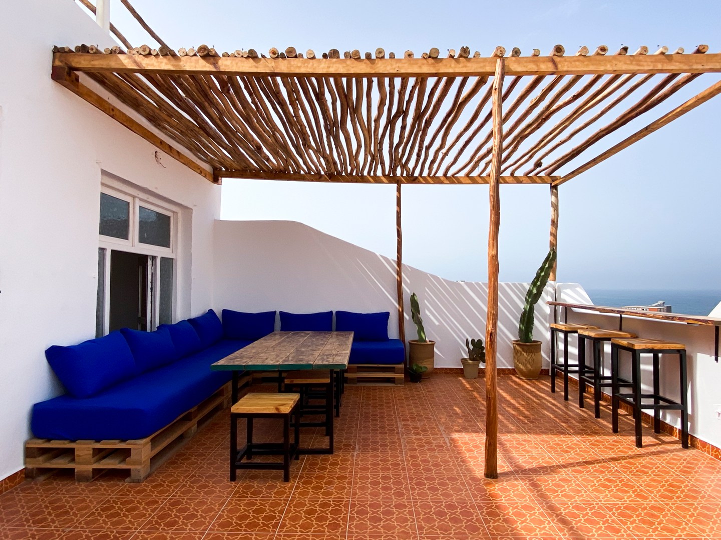 Awa Surf Camp · Imsouane · la terrasse du camp et sa vue sur l'Atlantique